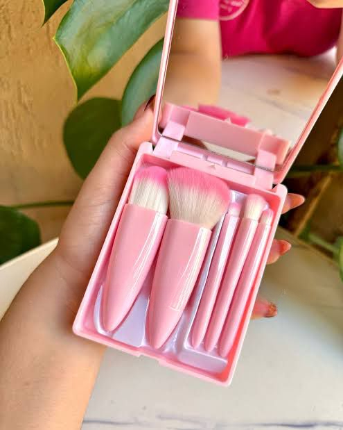 LIFE STYLE HUB™ 5pcs Soft Fluffy Makeup Brush Set